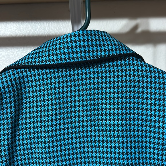 PERCEPTIONS ladies blazer. size 10. From has a ribbon tie. - Picture 6 of 7